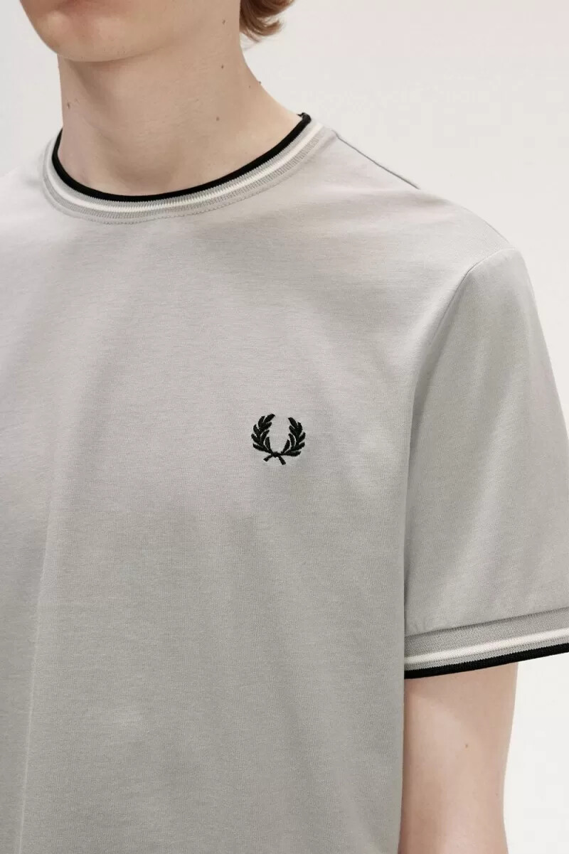 fred perry twin tipped herren-t-shirt grau