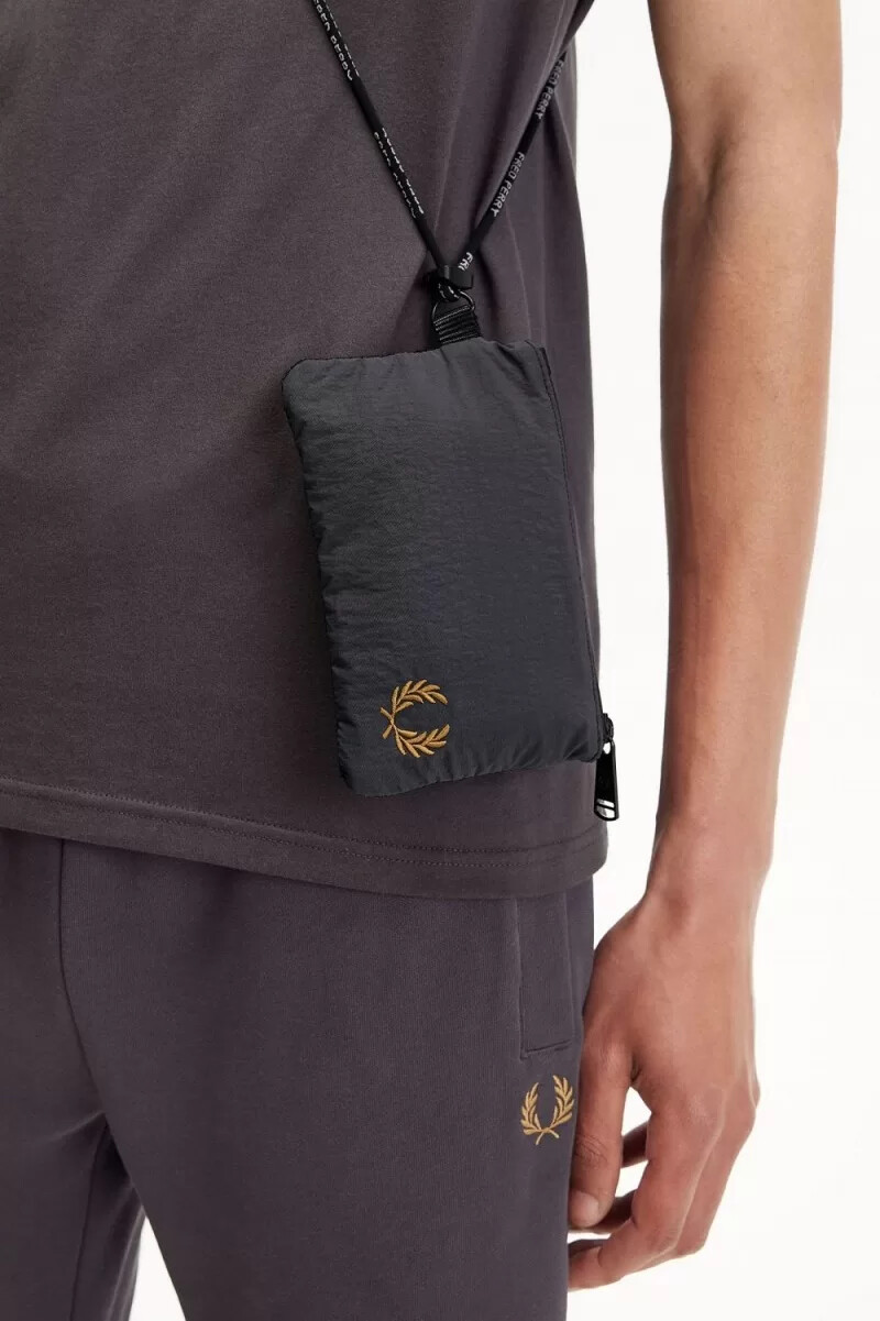 fred perry nylon-lanyard mit knitterverschluss für herrentaschen ankergrau
